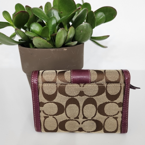 Coach purple trim wallet with coin pouch - Picture 2 of 13